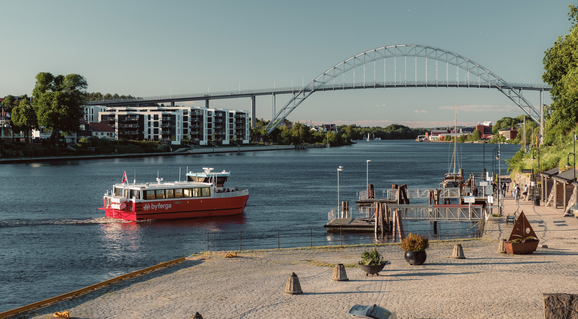 Fredrikstad byferga og Kråkerøy bro